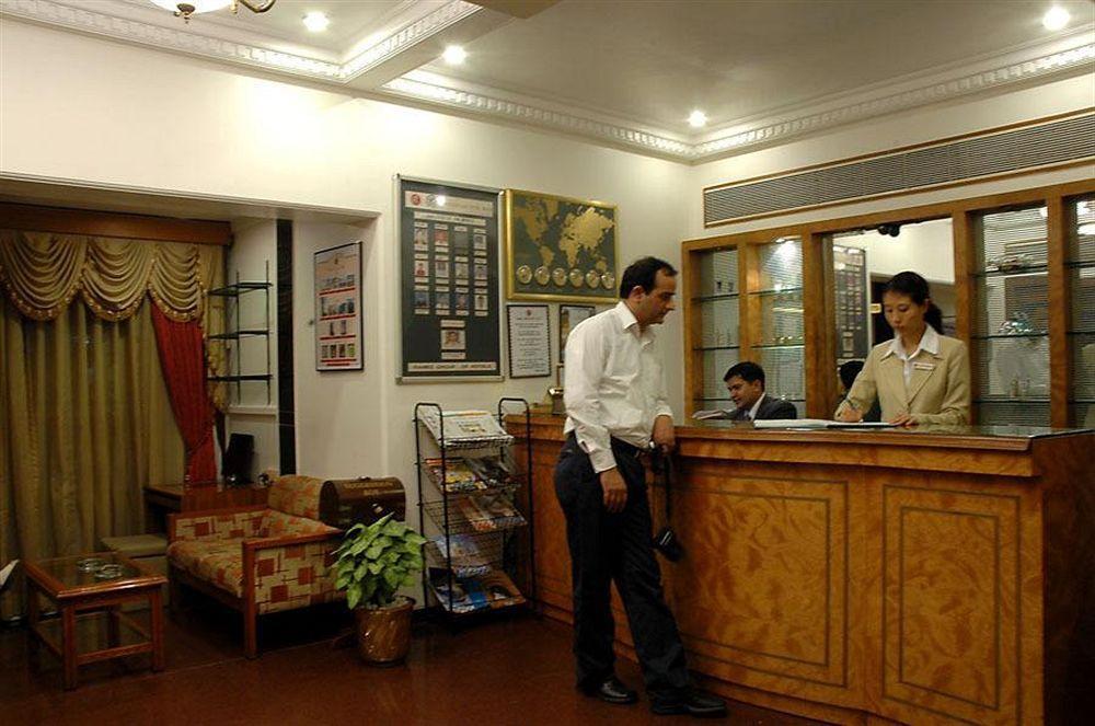Ramee Guestline Hotel Khar Mumbai Interior photo