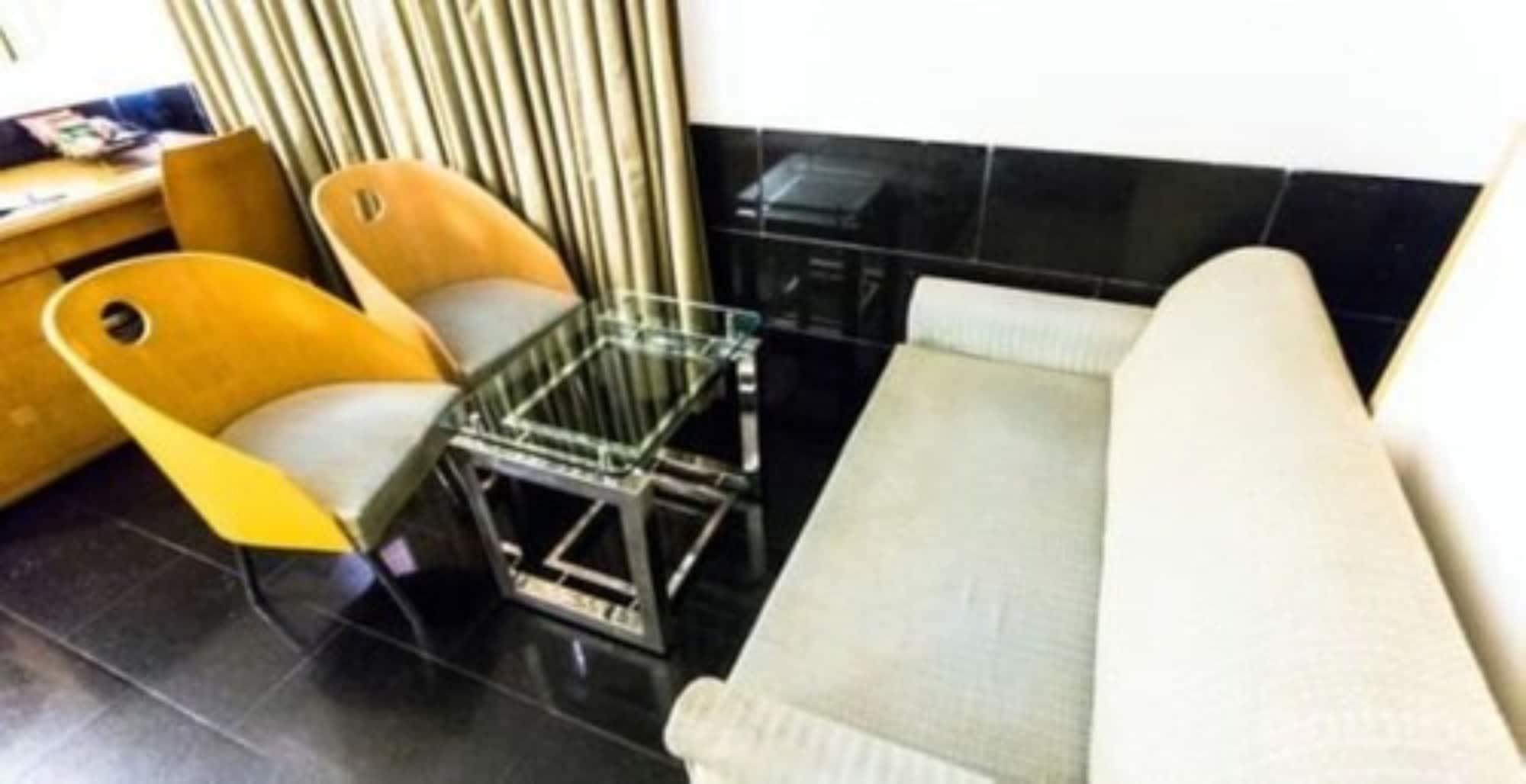 Ramee Guestline Hotel Khar Mumbai Exterior photo