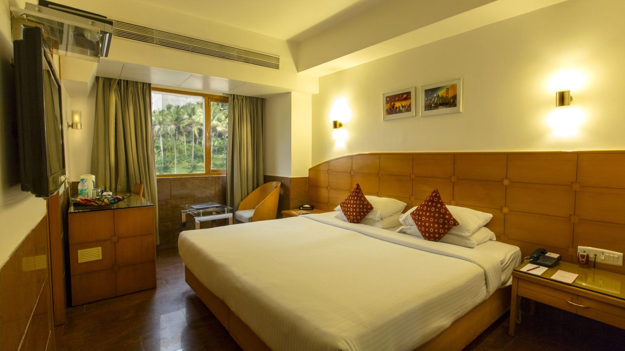 Ramee Guestline Hotel Khar Mumbai Exterior photo