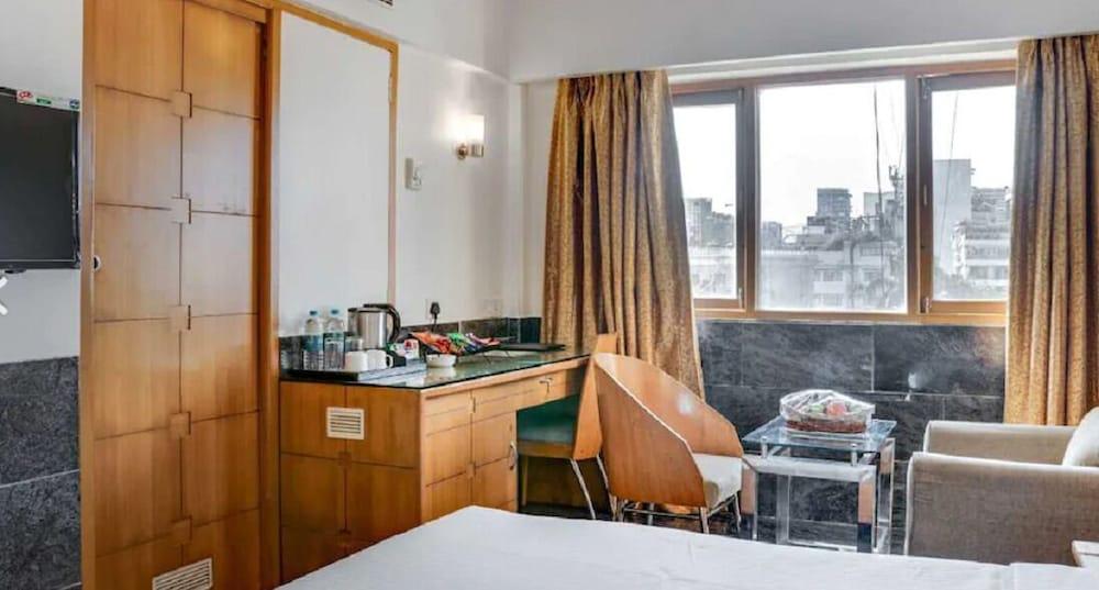 Ramee Guestline Hotel Khar Mumbai Exterior photo