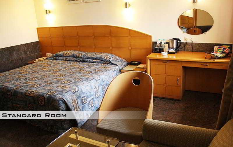 Ramee Guestline Hotel Khar Mumbai Exterior photo