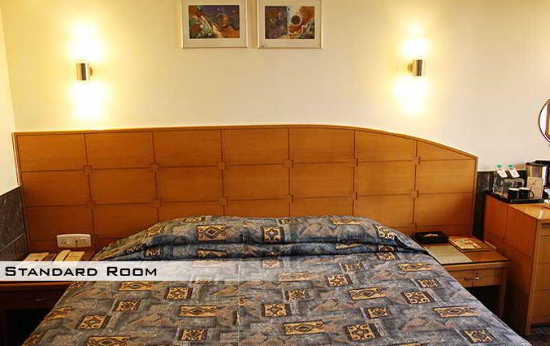 Ramee Guestline Hotel Khar Mumbai Exterior photo