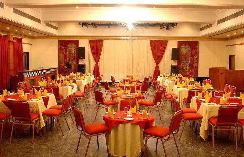Ramee Guestline Hotel Khar Mumbai Restaurant photo