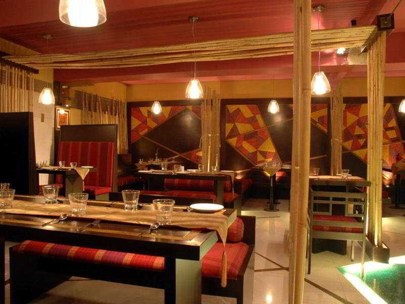 Ramee Guestline Hotel Khar Mumbai Exterior photo