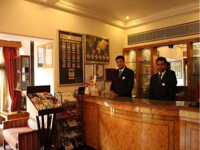 Ramee Guestline Hotel Khar Mumbai Exterior photo